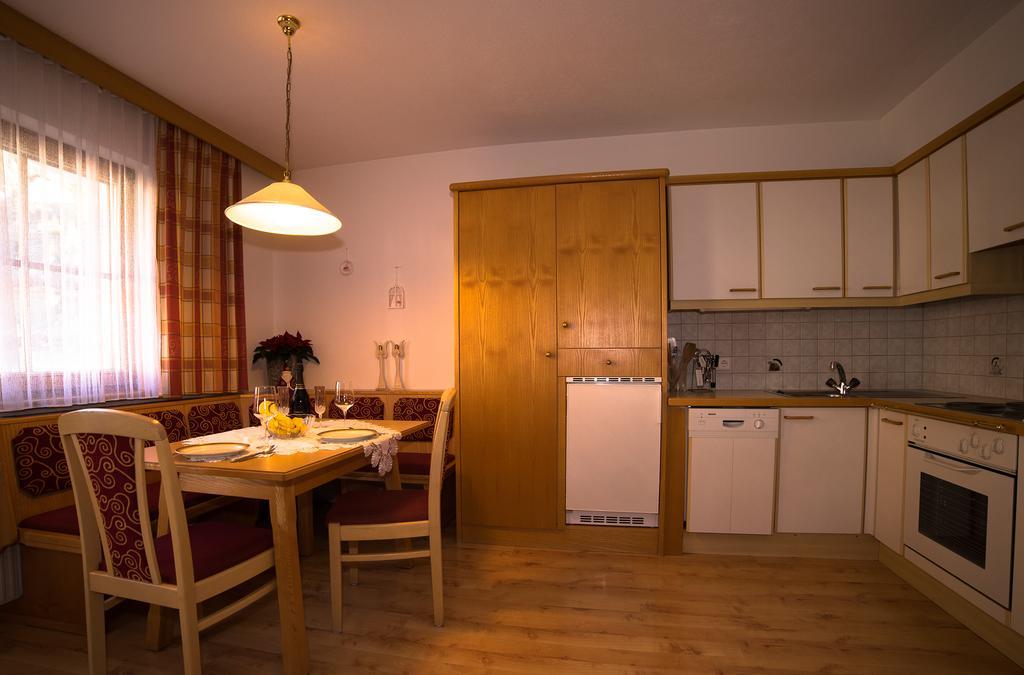 Alberts Bellevue Appartements Nauders Habitación foto